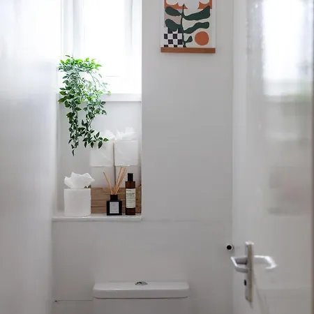 Arte Stays - 3-Bedroom Bright House London, Haggerston, Garden, Parking, 8 Min Walk To Haggerston Station, Weekly Or Monthly Stays, Serviced Accommodation - 7 Guests Esterno foto