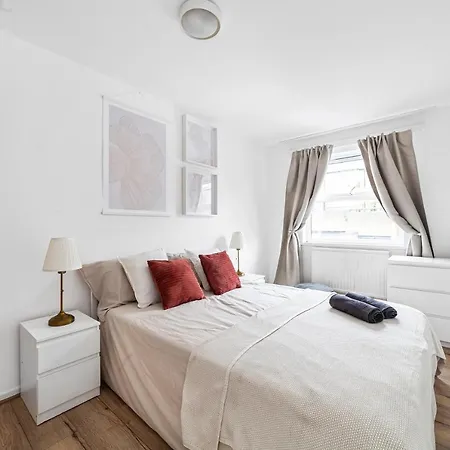 Arte Stays - 3-Bedroom Bright House London, Haggerston, Garden, Parking, 8 Min Walk To Haggerston Station, Weekly Or Monthly Stays, Serviced Accommodation - 7 Guests Esterno foto