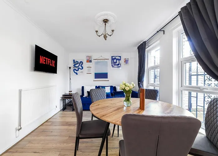 Arte Stays - 3-Bedroom Bright House London, Haggerston, Garden, Parking, 8 Min Walk To Haggerston Station, Weekly Or Monthly Stays, Serviced Accommodation - 7 Guests