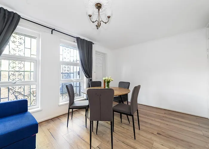 Arte Stays - 3-Bedroom Bright House London, Haggerston, Garden, Parking, 8 Min Walk To Haggerston Station, Weekly Or Monthly Stays, Serviced Accommodation - 7 Guests