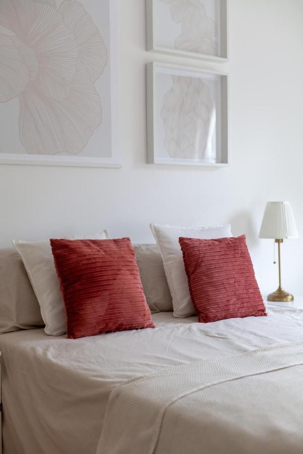 Casa vacanze Arte - 3-bedroom Bright House London, Haggerston, Garden, Parking, 8 Min Walk To Haggerston Station, Weekly Or Monthly Stays, Serviced - 7 Guests Londra