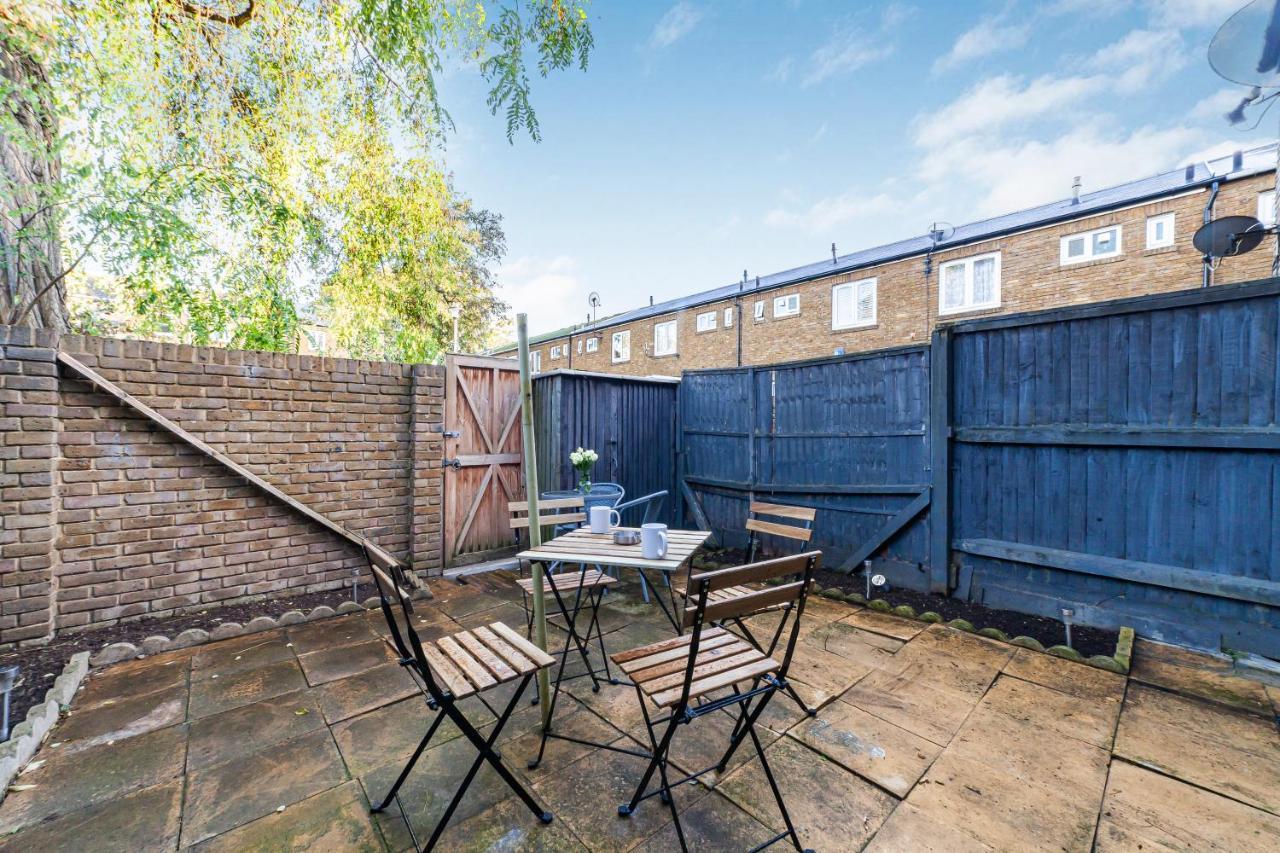 Arte - 3-bedroom Bright House London, Haggerston, Garden, Parking, 8 Min Walk To Haggerston Station, Weekly Or Monthly Stays, Serviced - 7 Guests Londra
