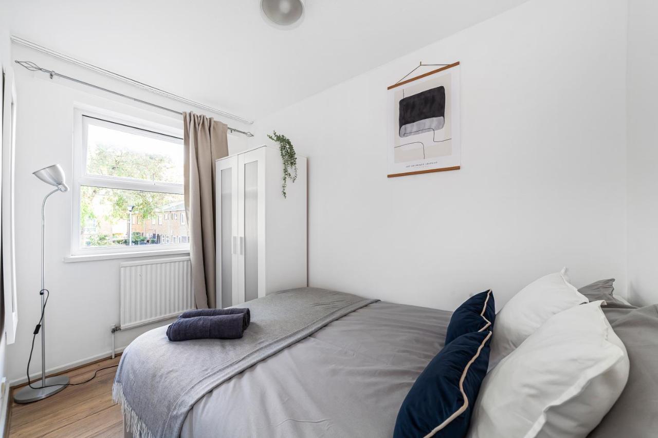 Arte - 3-bedroom Bright House London, Haggerston, Garden, Parking, 8 Min Walk To Haggerston Station, Weekly Or Monthly Stays, Serviced - 7 Guests * Londra