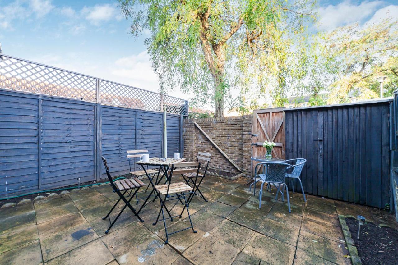 Casa vacanze Arte - 3-bedroom Bright House London, Haggerston, Garden, Parking, 8 Min Walk To Haggerston Station, Weekly Or Monthly Stays, Serviced - 7 Guests Londra